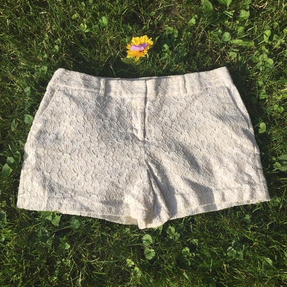 Loft Ann Taylor crochet short - Picture 2 of 8